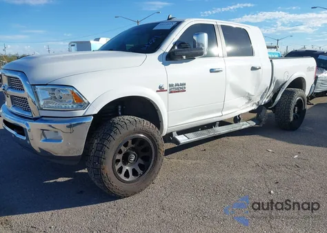 2018 Ram 2500 Laramie 4X4 6'4 Box z USA, uszkodzony, nr VIN 3C6UR5NL5JG142811